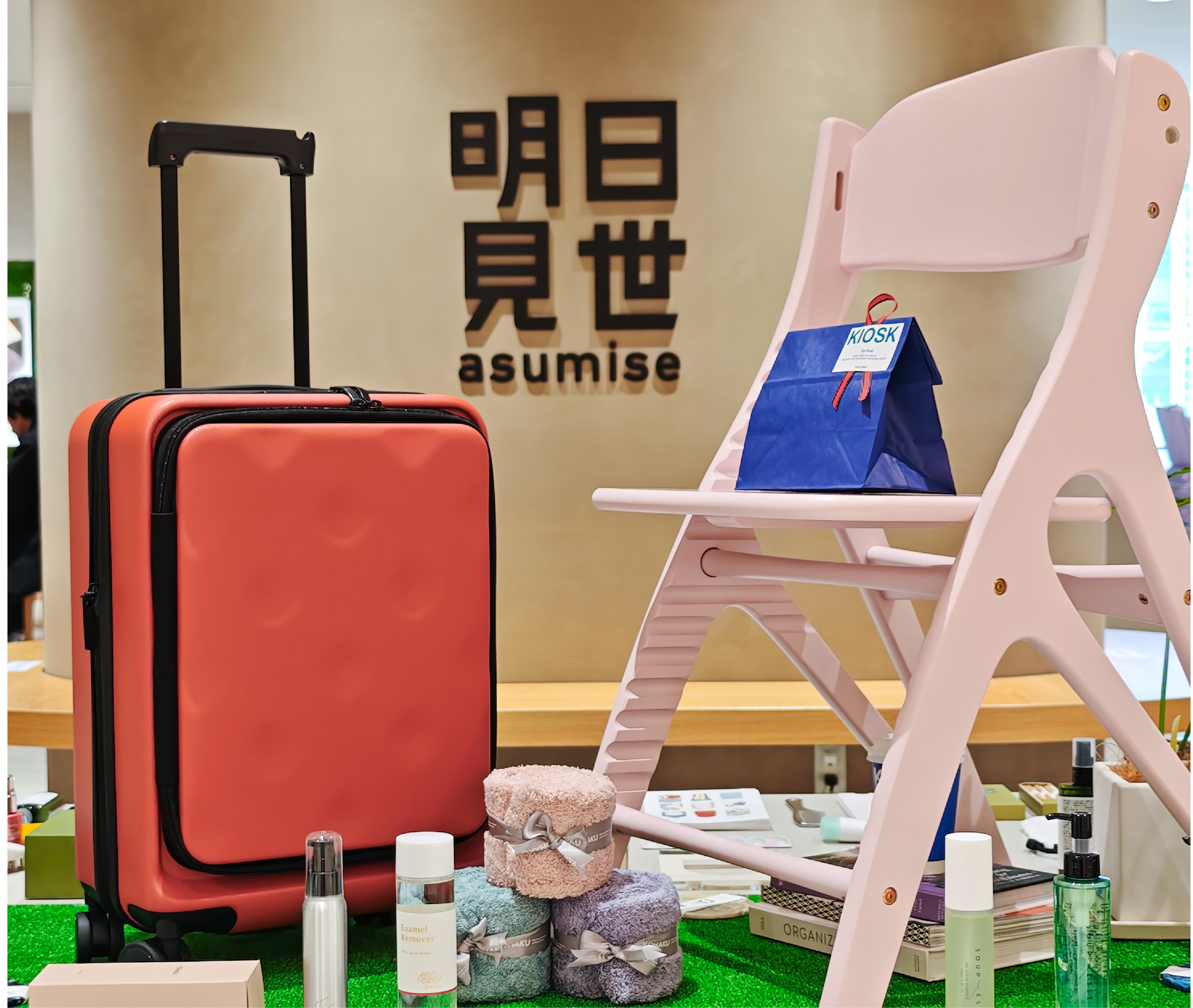 大丸東京店「明日見世」で展開中のCHEECASEポップアップ