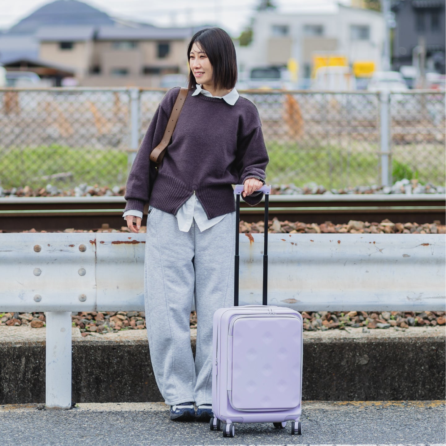 CHEECASE Large-Capacity Suitcase Max– Front Opening