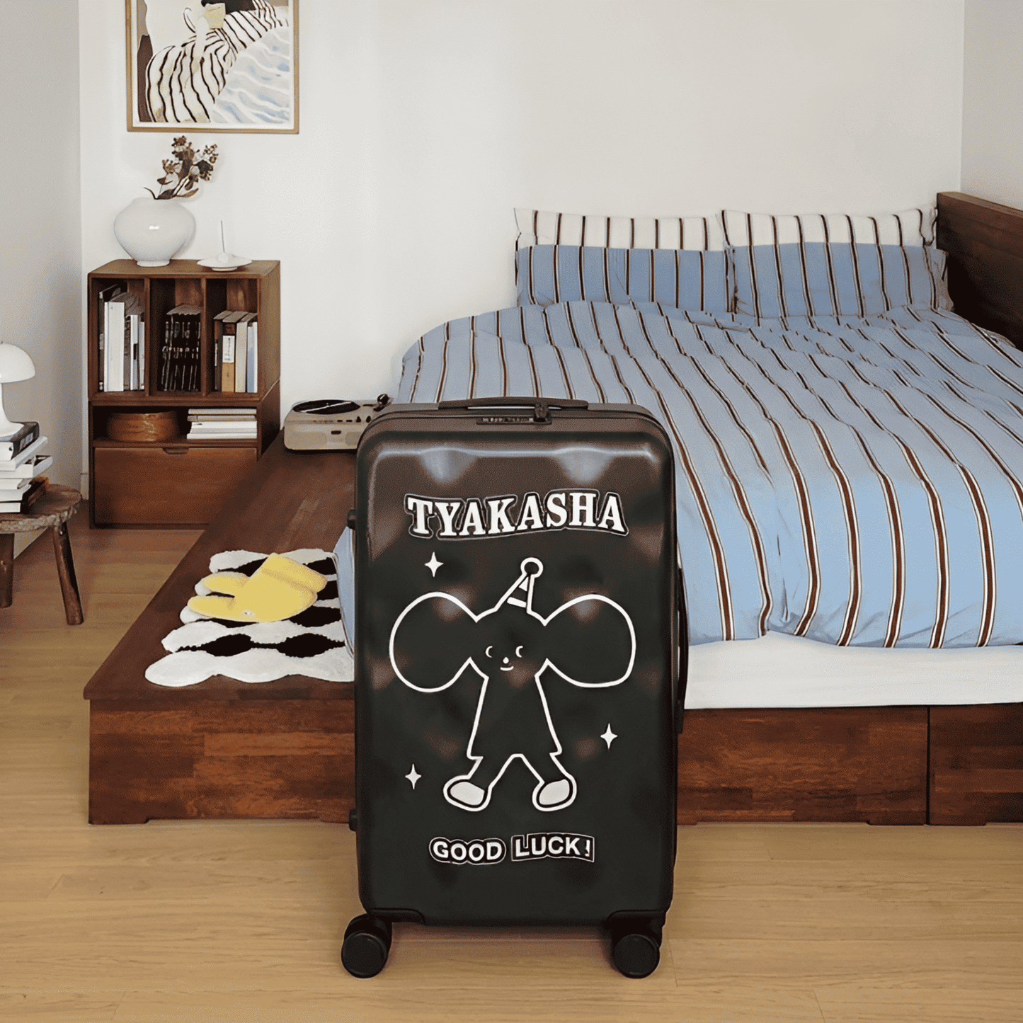 大人になった子どもたちへ！CHEECASE✖TYAKASHA  イラストスーツケース 両開き式