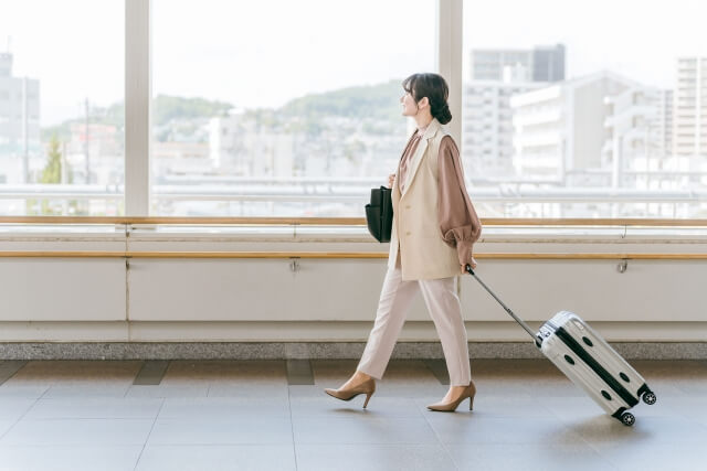 短期旅行に適したスーツケース容量の目安